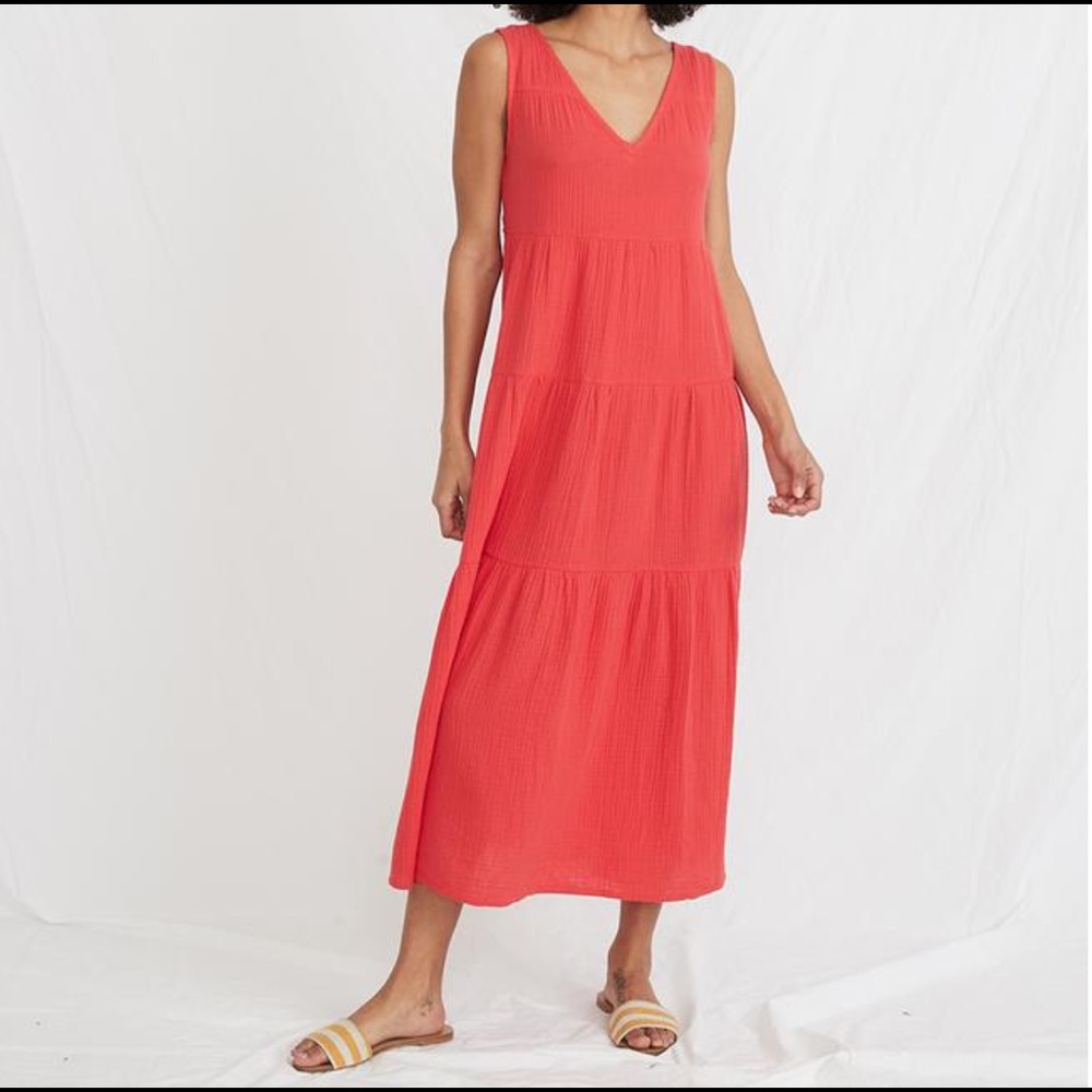 Cute fun maxi dress!